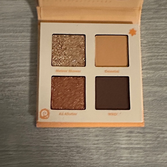 NWOT Colourpop Glam Eyeshadow Quad - Picture 2 of 3